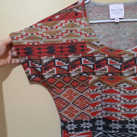 Romeo & Juliet Couture Aztec Patterned Tshirt - Picture 3 of 3